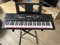 Keyboard Yamaha ze statywem i słuchawkami w komplecie EZ-220