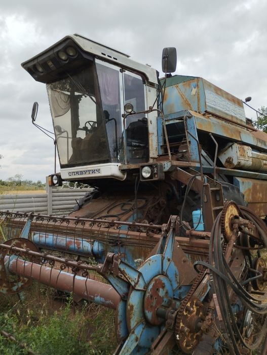 Продам комбайн Славутич