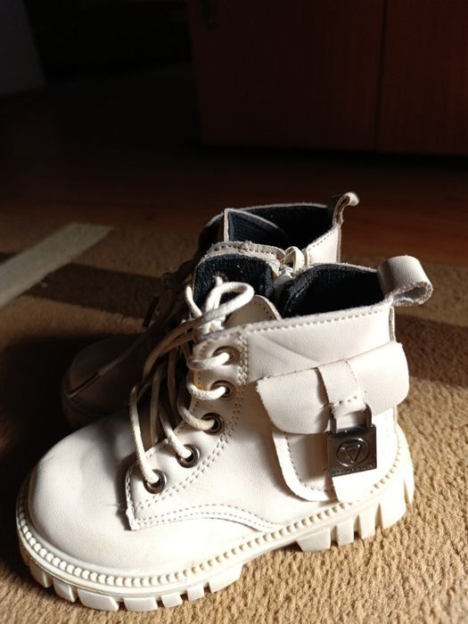 Сапожки для дівчинки