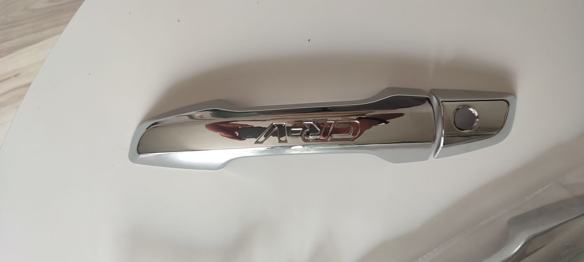 Honda CR-V. Chrom na klamki.