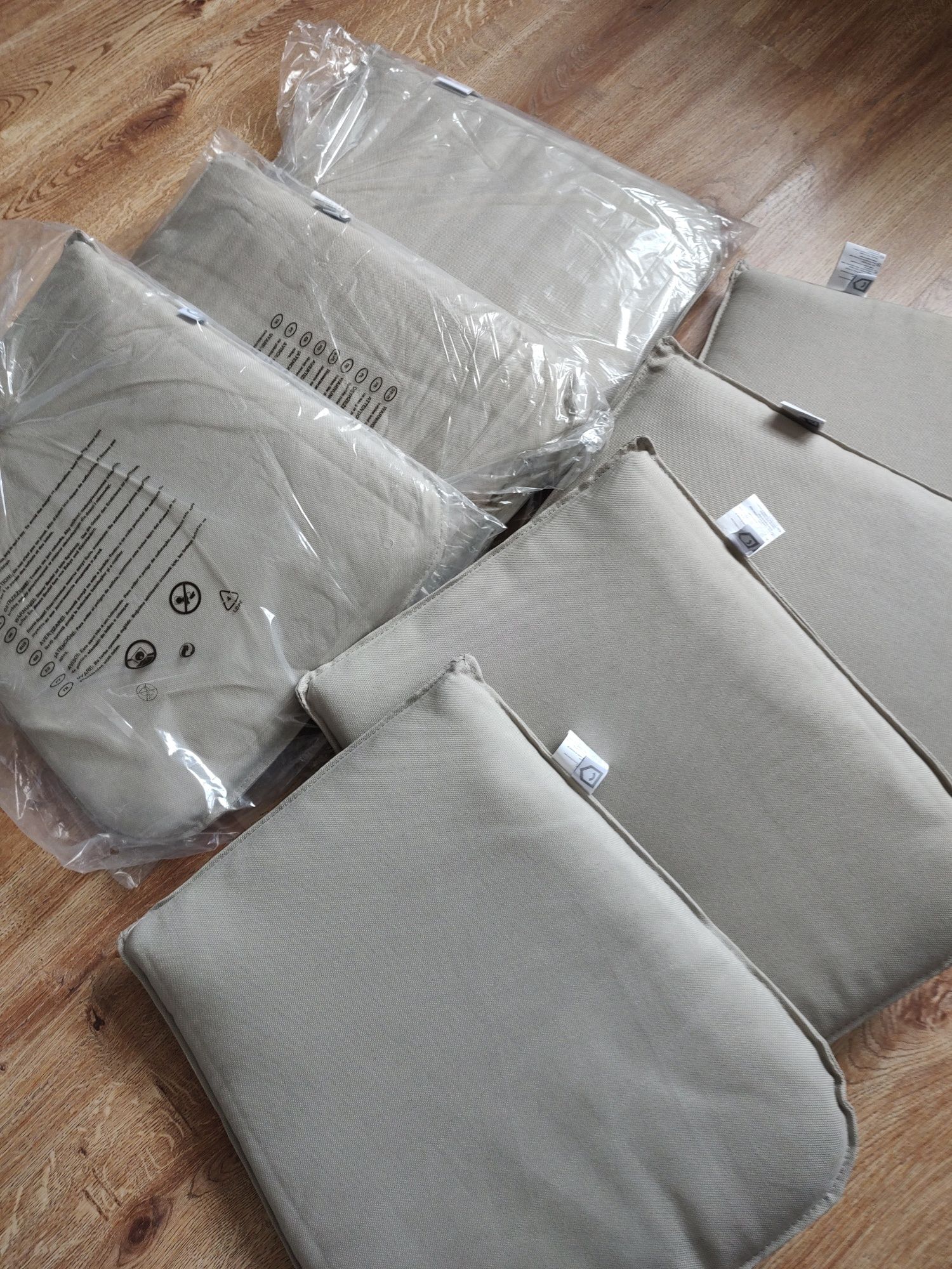 7 nowe poduszki na krzesła Castorama good home szare rzepy