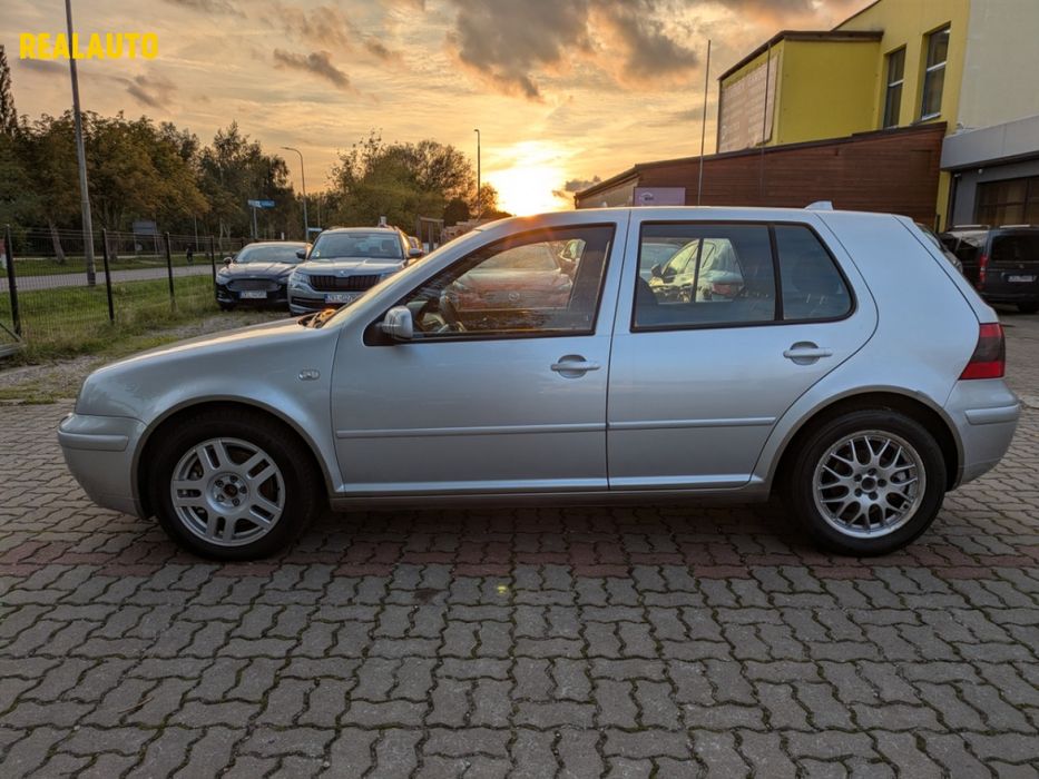 2,3 V5 Szwajcar VW GOLF IV