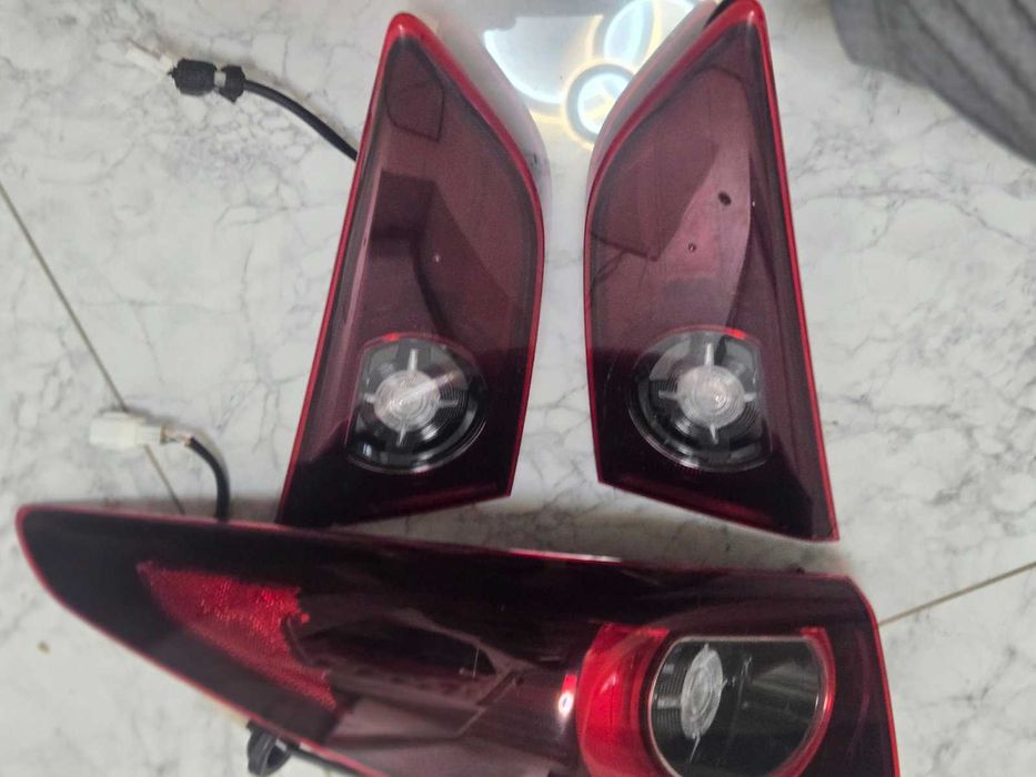 Фонарь стоп mazda 3 BP 19-23 задний левый  BGKM-513G0 крышку багажника