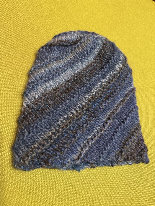 Damska jesienna czapka smerfetka hand made