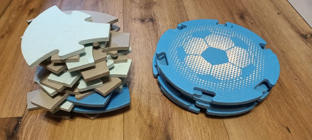 Puzzle piankowe piłka nożna. mata piankowa