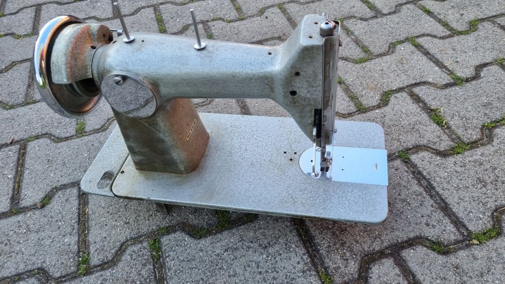 Maszyna Do Szycia Lucznik Antyk