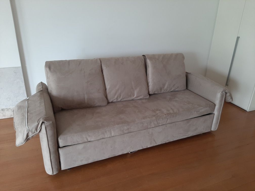 Sofá-cama + cama individual com rodas