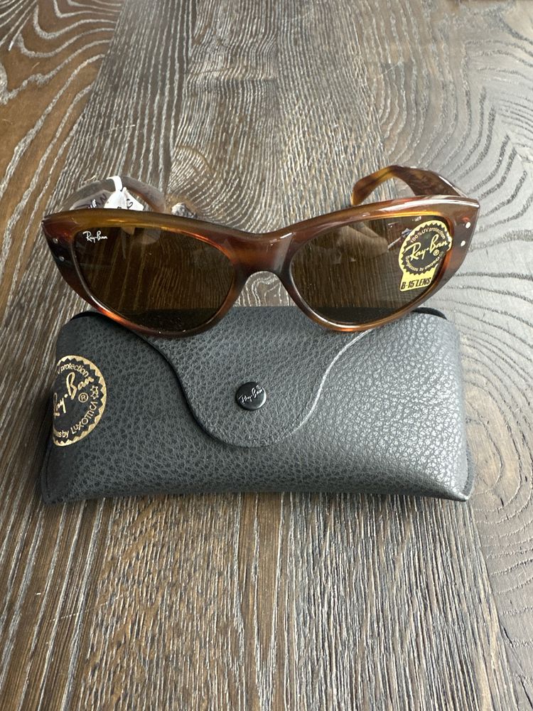 Okulary przeciwsłoneczne marki Ray Ban 4152 col. 820
