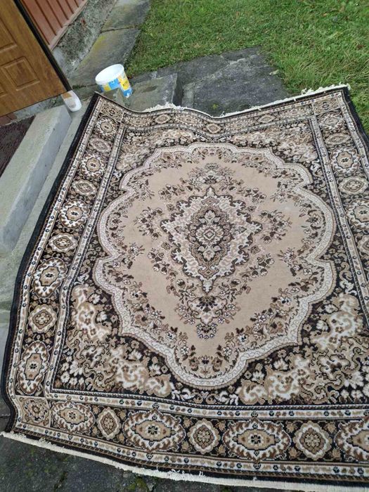 Палац, коври, доріжка