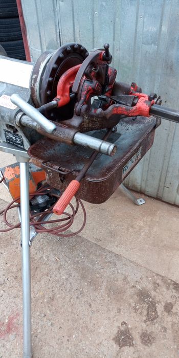 RIDGID 300A Gwintownica elektryczna do rur