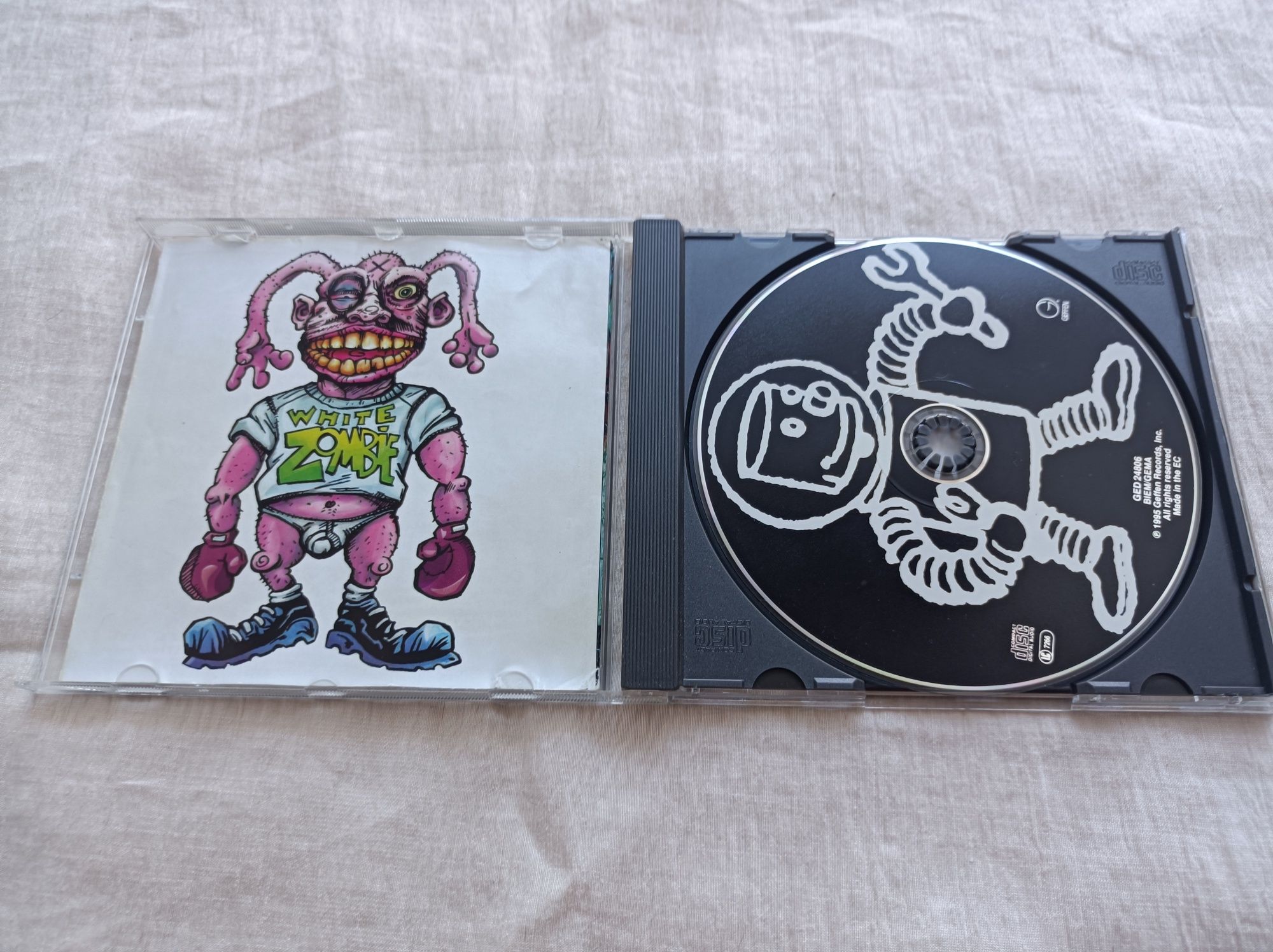 CD White Zombie, Astro-creep: 2000