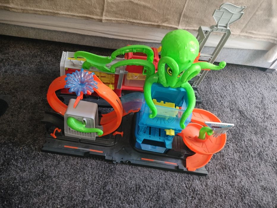 Tor hot wheels mega myjnia atak ośmiornicy