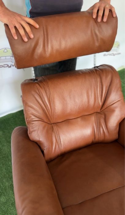 Стильне шкіряне крісло електрореклайнер цегляного кольору з Німеччини