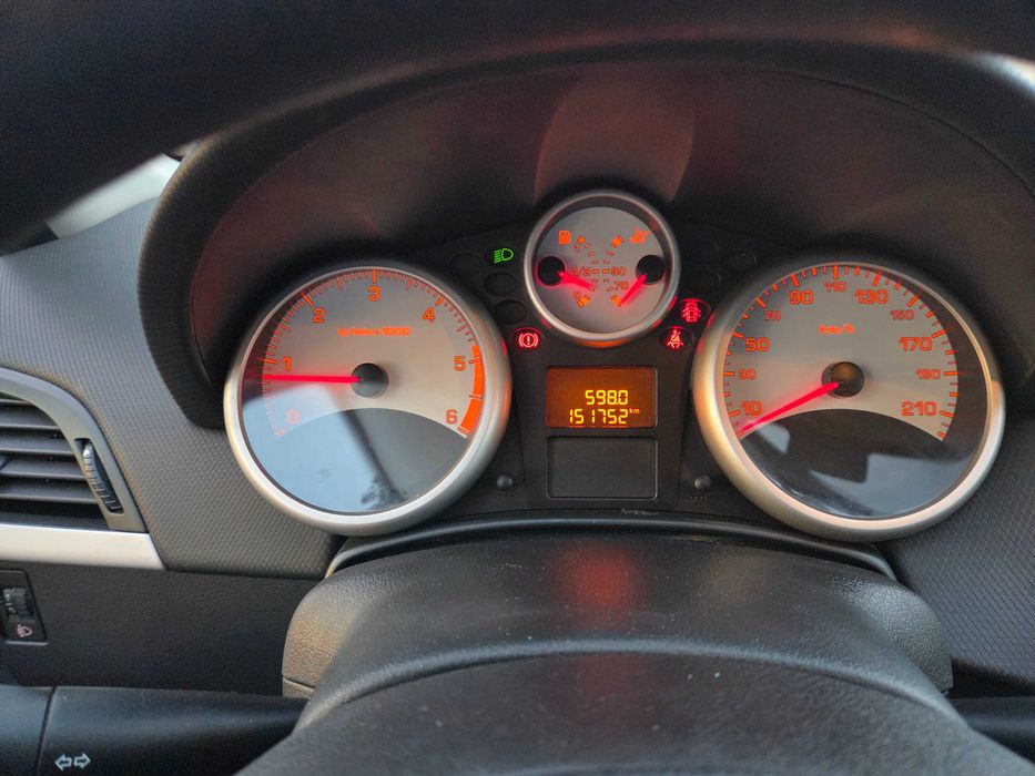 Peugeot 207 1.6HDI 99G