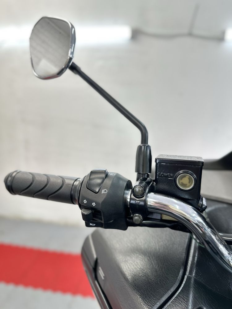 скутер Suzuki Skywave 250 в ідеальному стані тільки з Японії