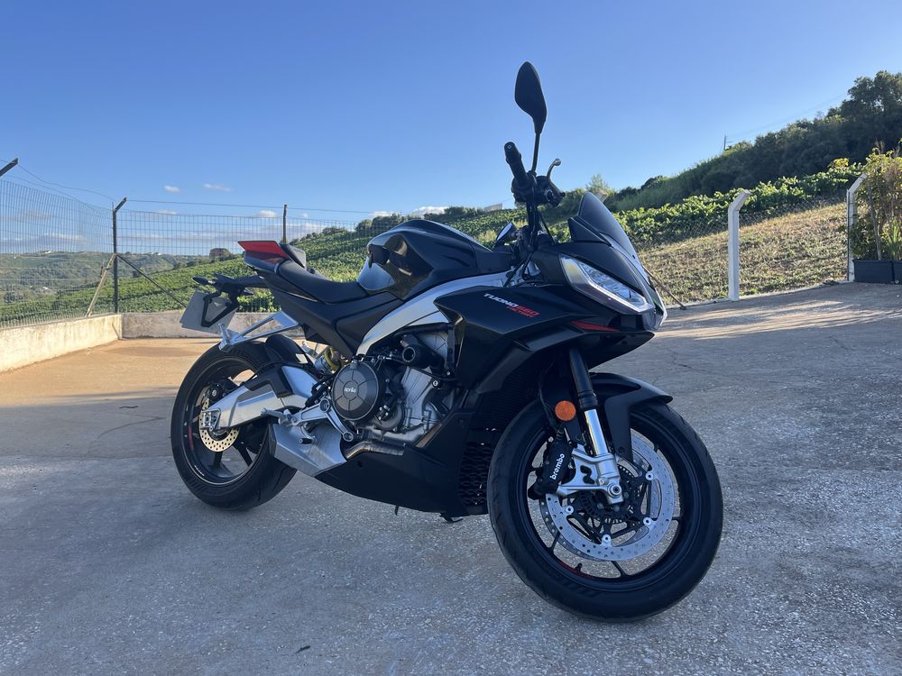 Aprilia tuono 660 factory 9/2023 bem estimada apenas 3700km