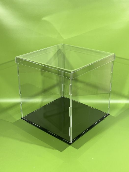 Куб акриловий з кришкою. Чорне, біле або прозоре дно 30*30*30 см.