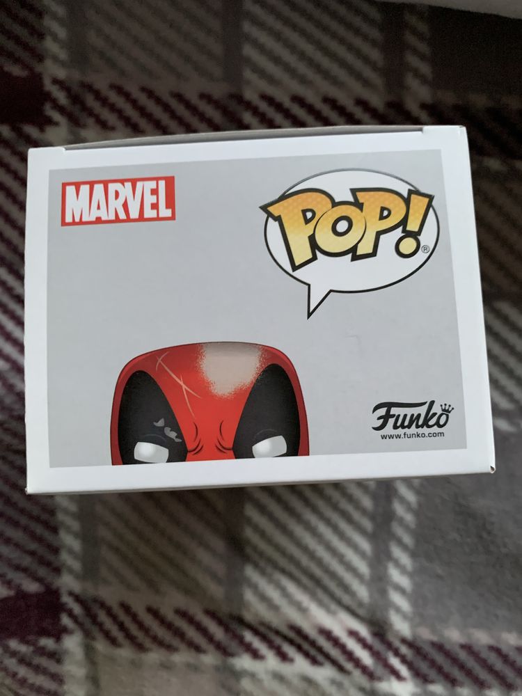 funko pop! marvel 80th: first appearence deadpool #590 [metallic]