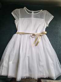 Białą sukienka z tiulem 152