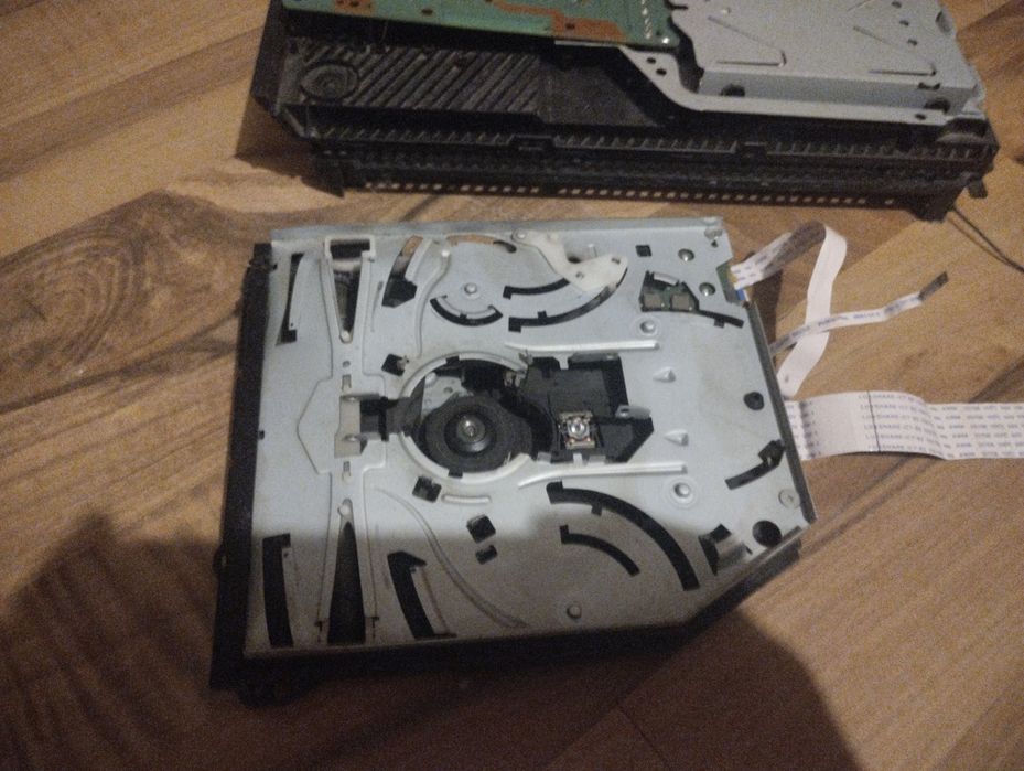 PS4 rozłożony elementy te co na zdjęciach