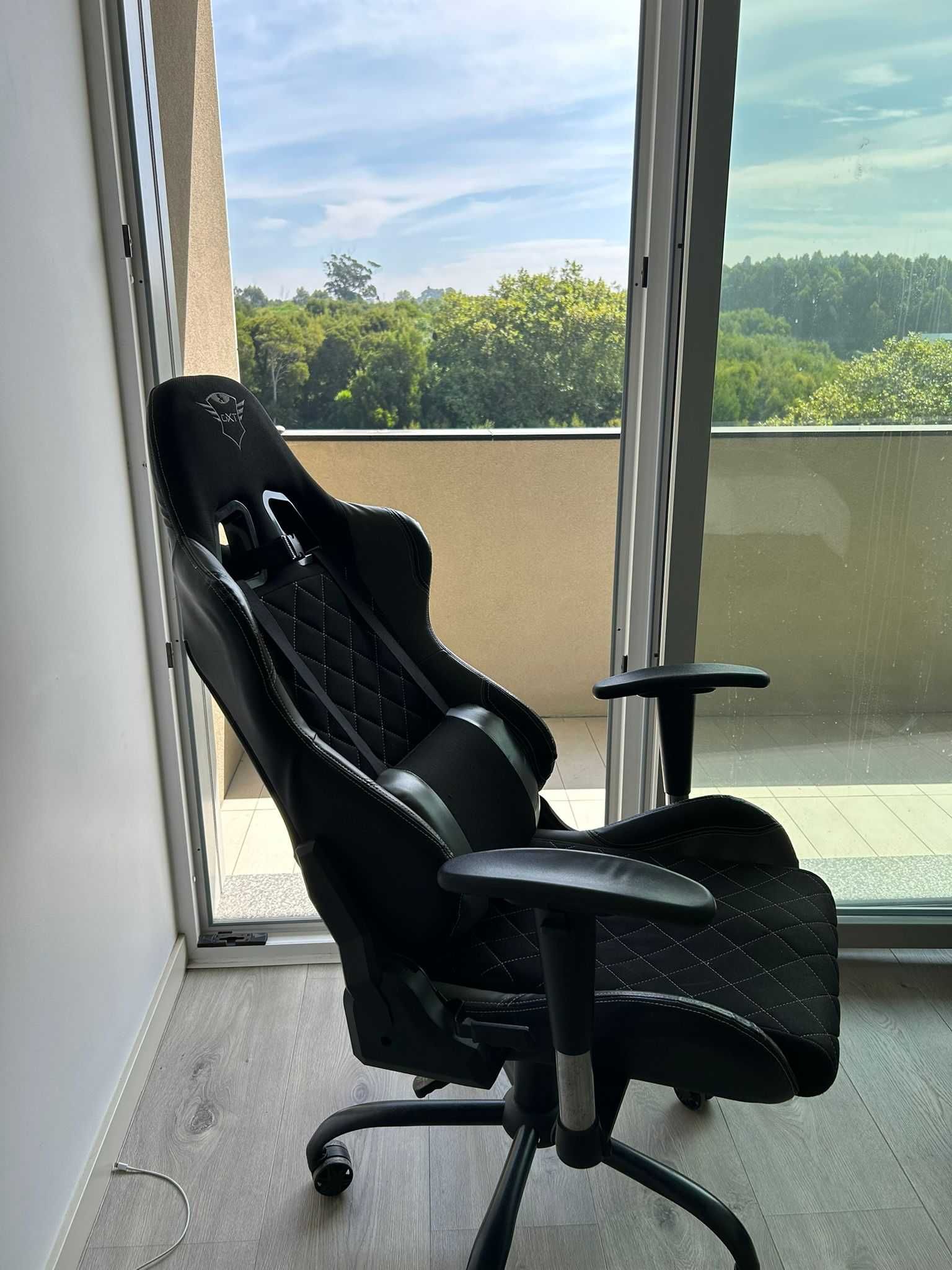 Cadeira Gaming Trust GXT 707R Resto Preta/Cinza