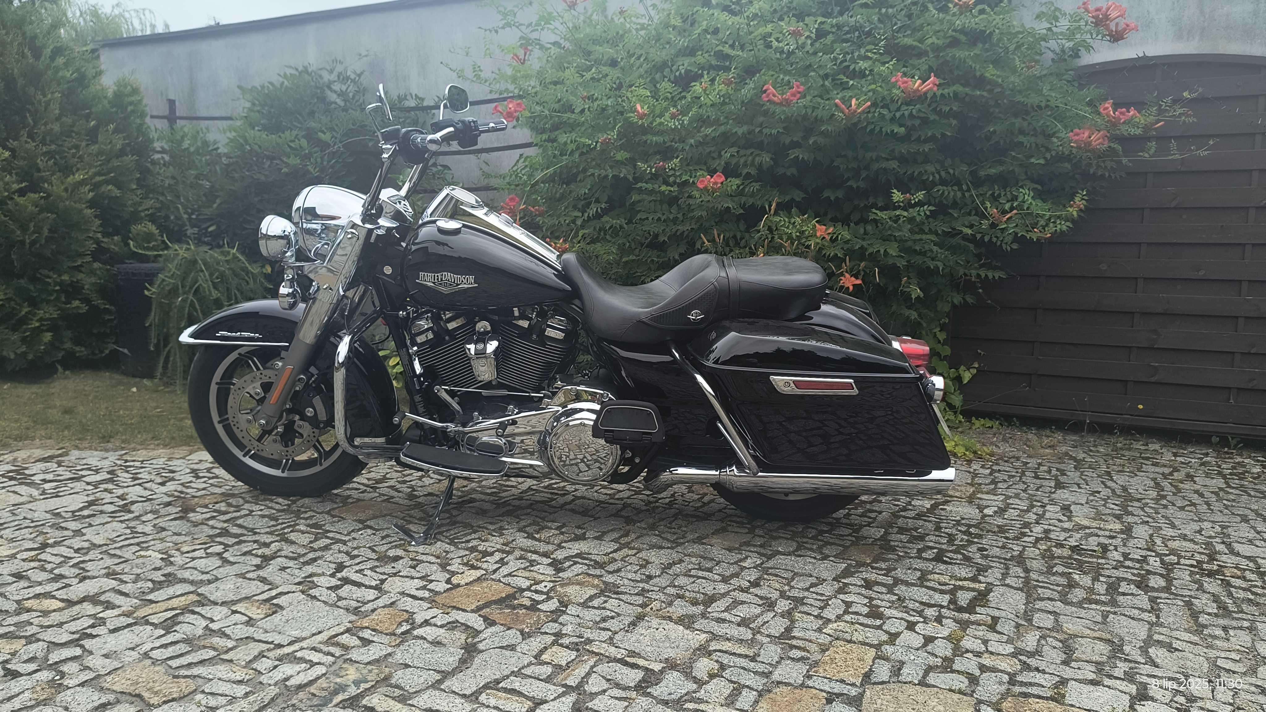 Sprzedam Harley - Davidson Road King z 2017 roku