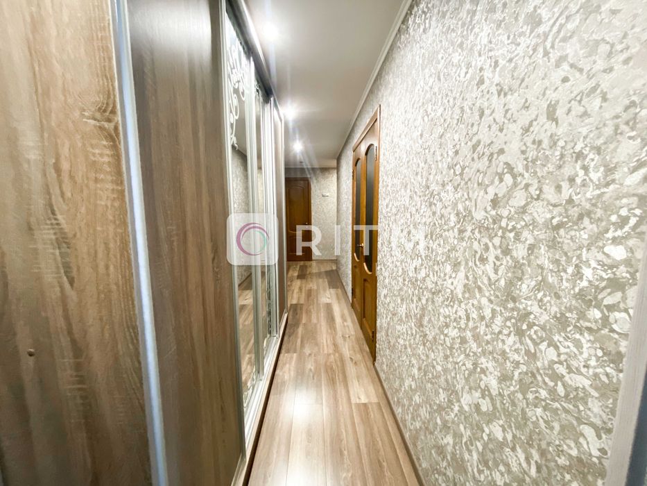 4-к. кв.з ремонтом у цегляному будинку на проспекті Соборності, 25Б