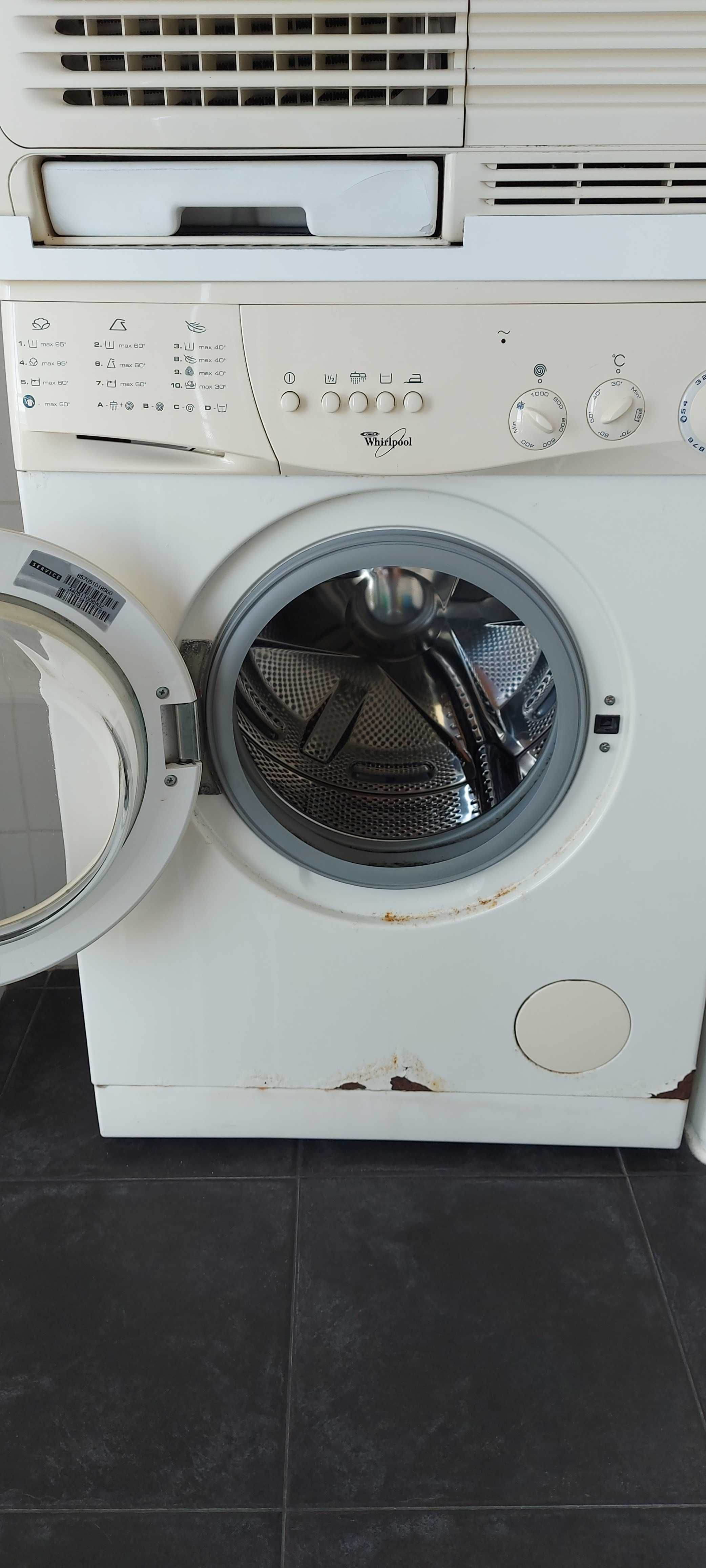 Reservado - Máquina de lavar roupa Whirlpool