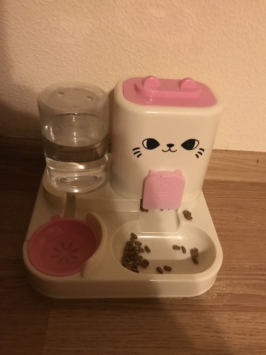 Продам кормушку для кота