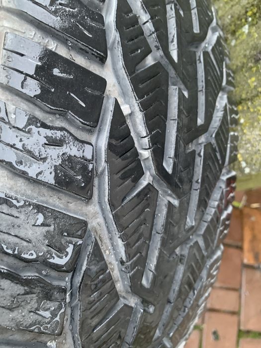 Продам зимову резину. Привезина з Швейцаріі , стан хороший.
