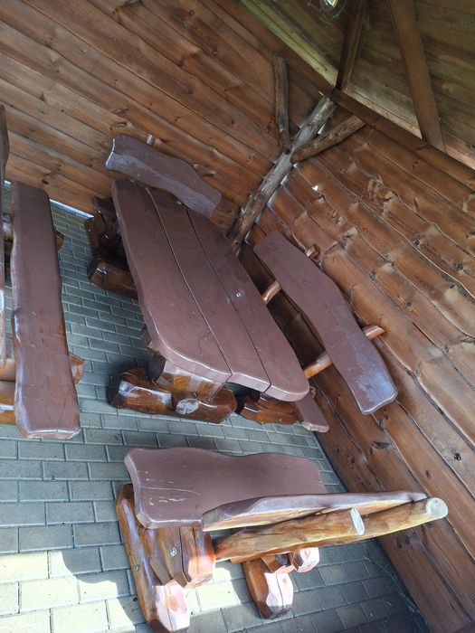 Zestaw mebli ogrodowych Stół ławki drewniane bale