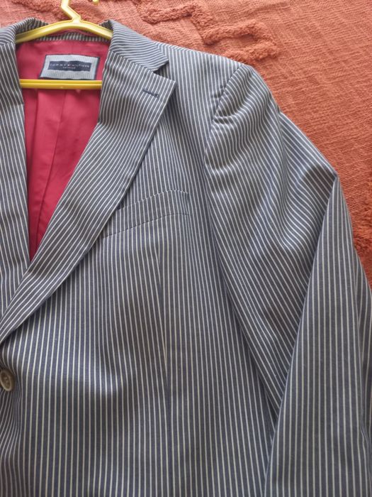 Blaser de riscas fininhas,  estado novo, tam. 54,Tommy Hilfiger. Lindo