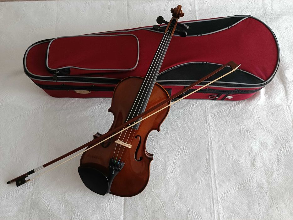 Violino Stentor II 4/4, como novo (c/ estojo, arco e acessórios)