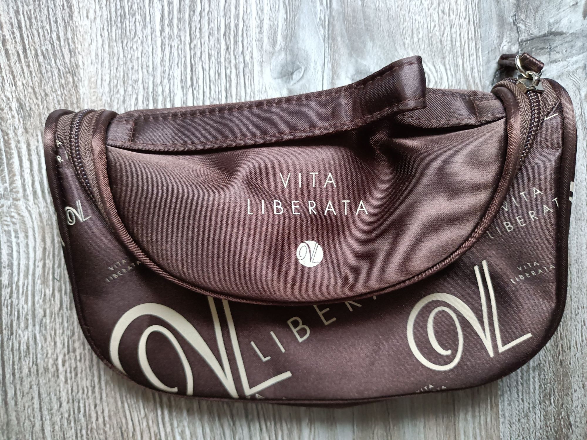 Kosmetyczka Vita liberata kolekcja limitowana nowa