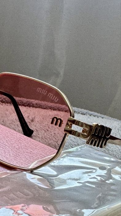 Óculos de Sol Miu Miu
