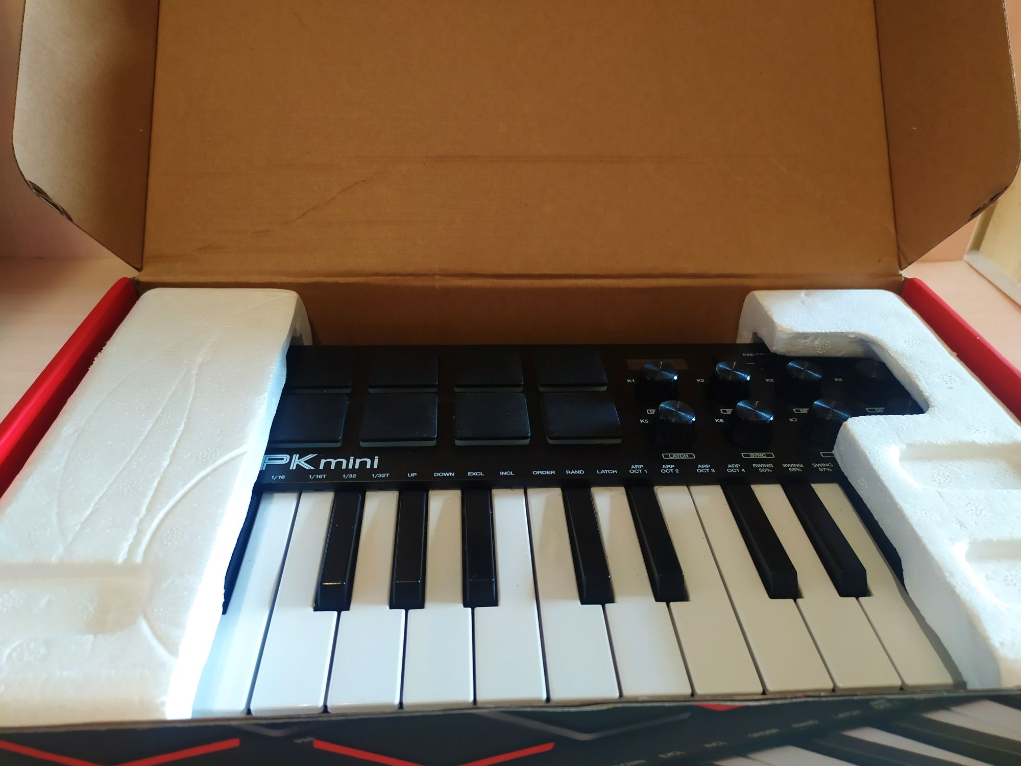 Midi клавіатура Akai mpk mini mk3