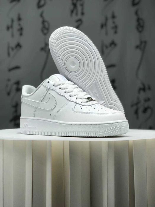 Nike Air Force 1 Low '07 White EU45
