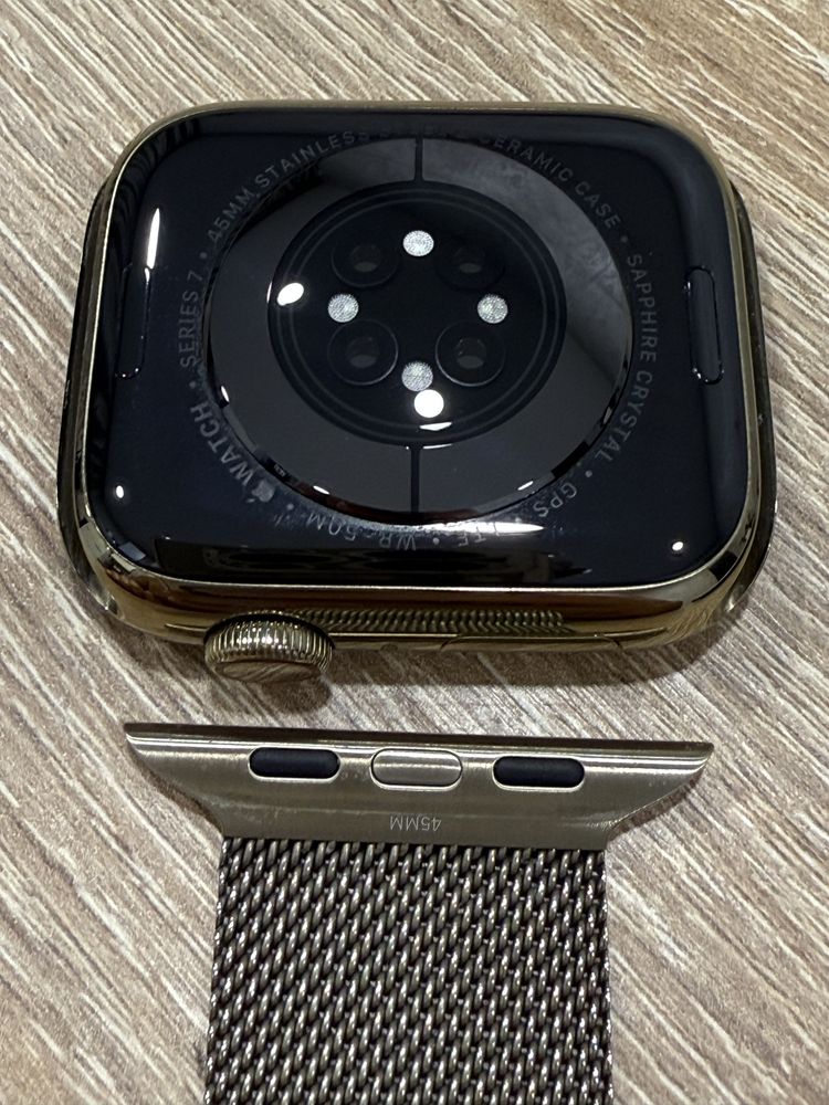 Продам Apple Watch 7 45 Gold Stainless Steel Milanese Loop