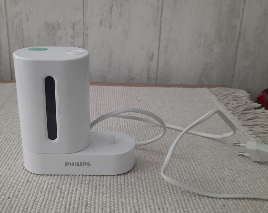 Ładowarka Philips z funkcją czyszczeniaUV