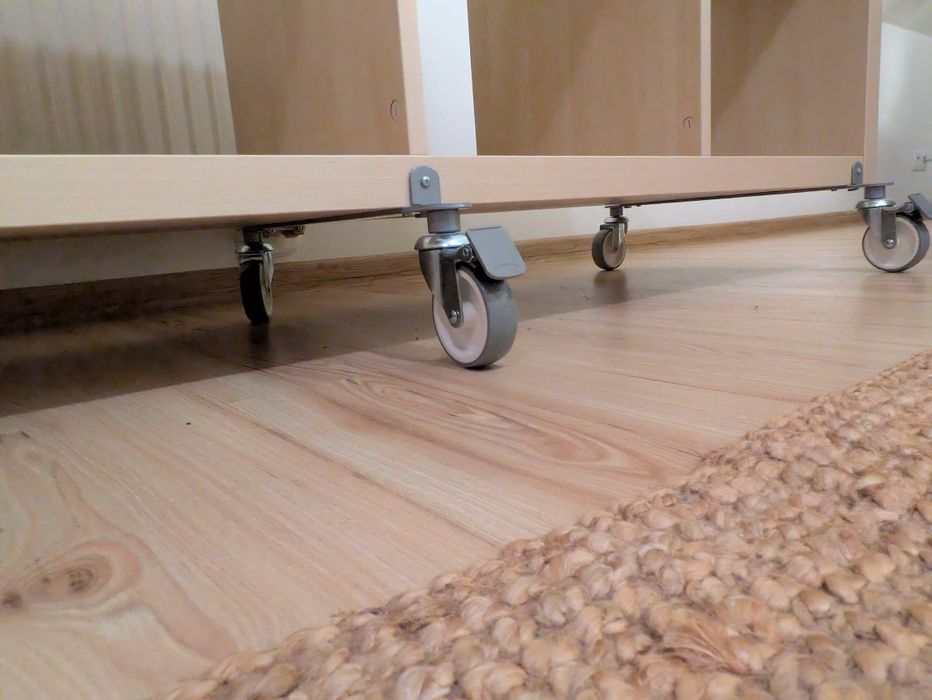 Regał Kallax Ikea dąb na kółkach