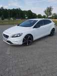 Volvo V40 1.6D 12.2014r wersja R-Design Czarne skóry Koła19cali pełny serwis ASO