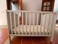 Berço, colchão e trave protectora IKEA