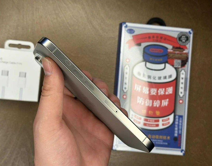 iPhone 15 Pro, 256 ГБ