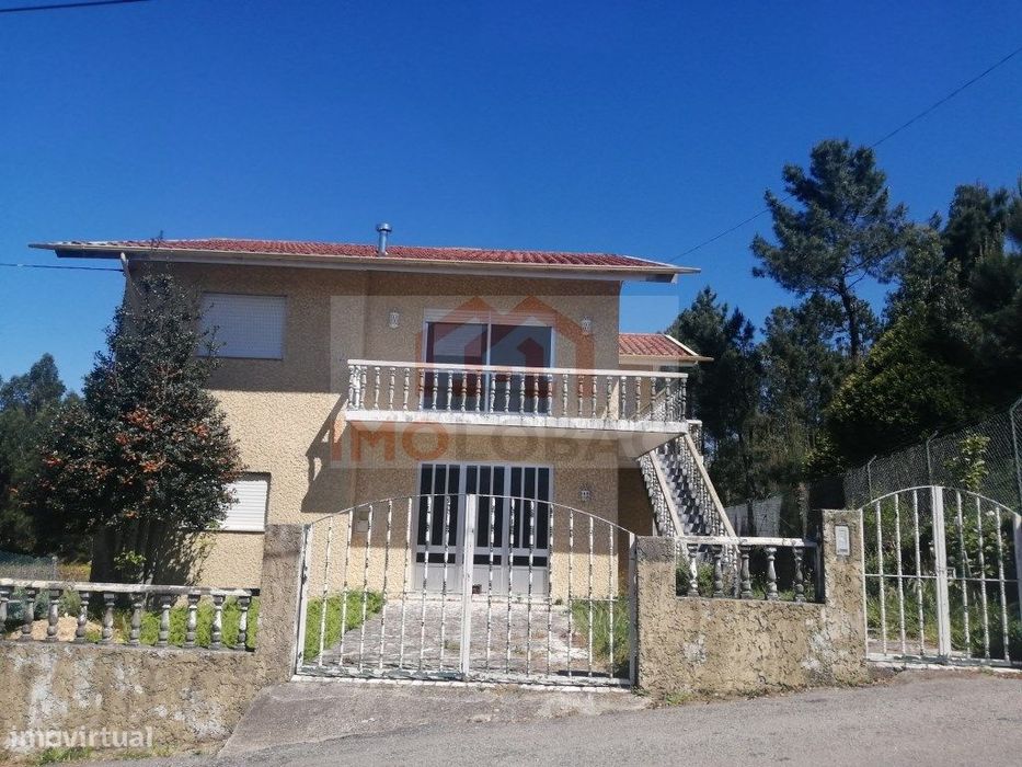 Moradia T3 C/ Armazém - Vila Maior