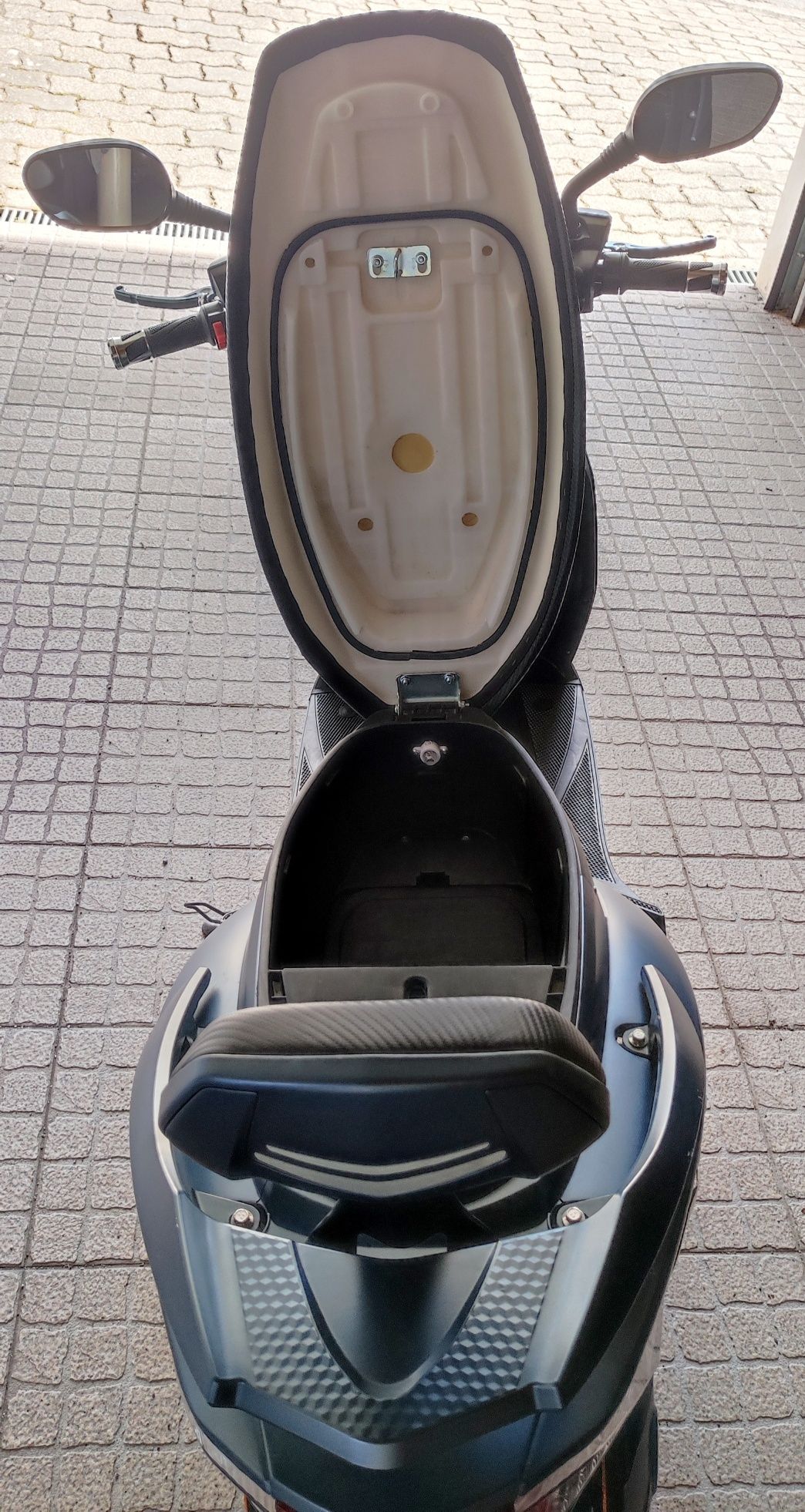 Scooter Elétrica HECHT EQUIS