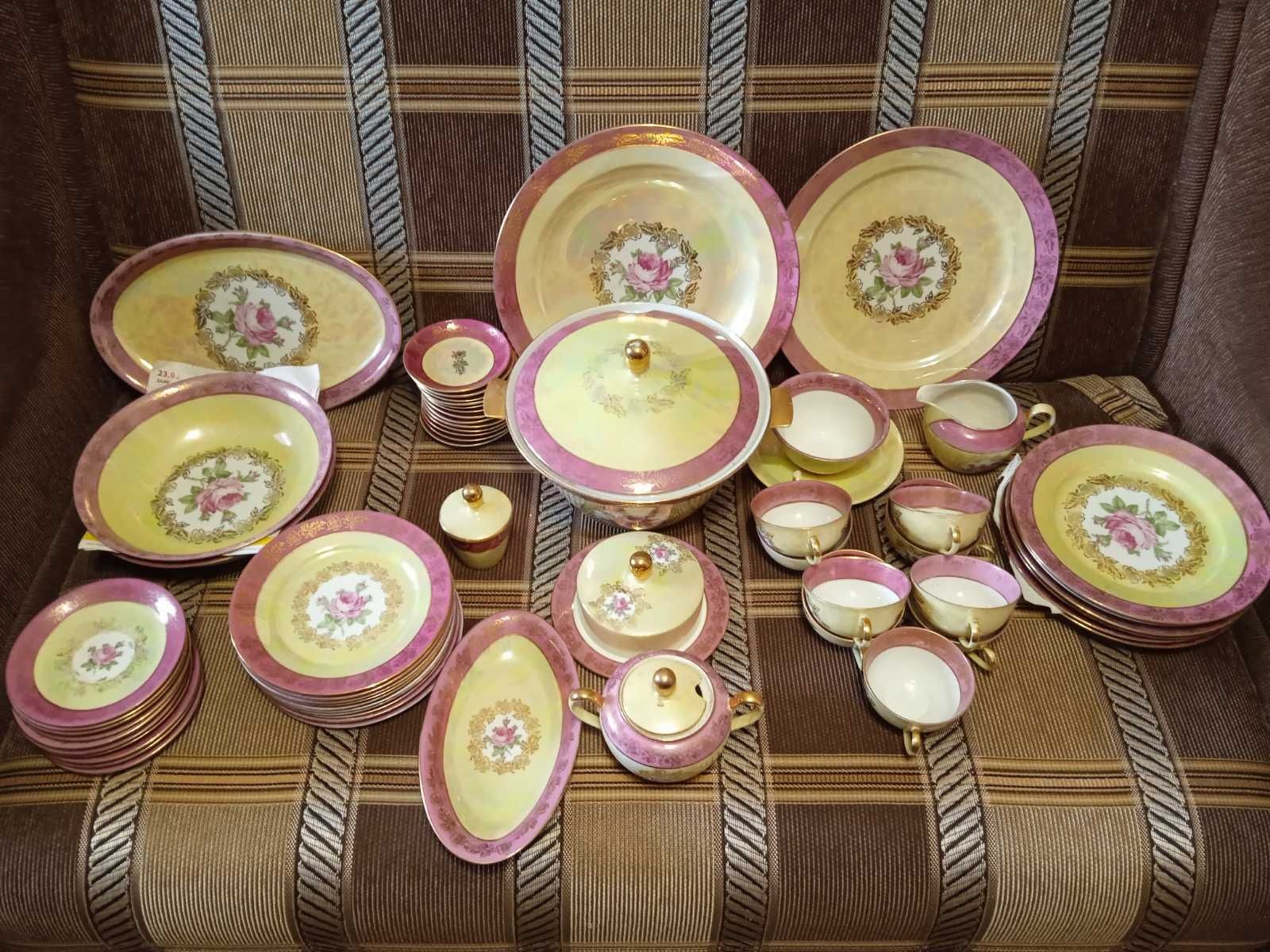 Чайно- столовой сервис -" Роза.". ГДР.