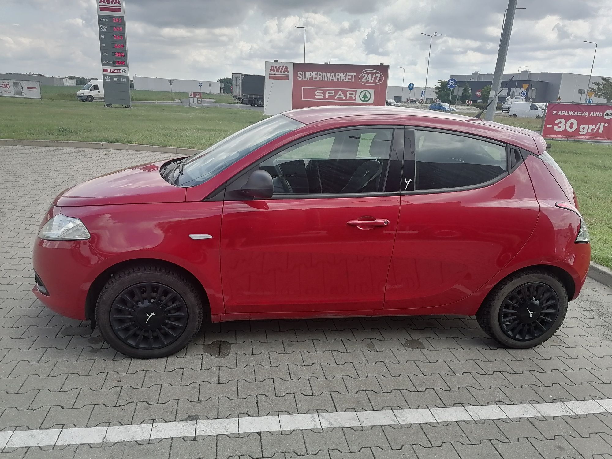 Lancia ypsilon 2014r.