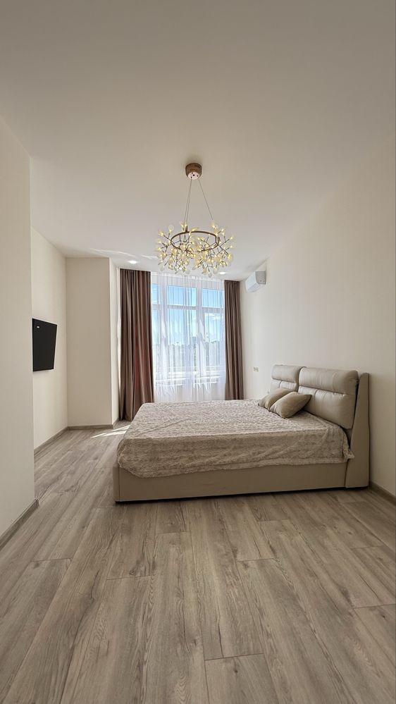 Продам новая квартира с террасой и видом на море, три комнаты. Аркадия