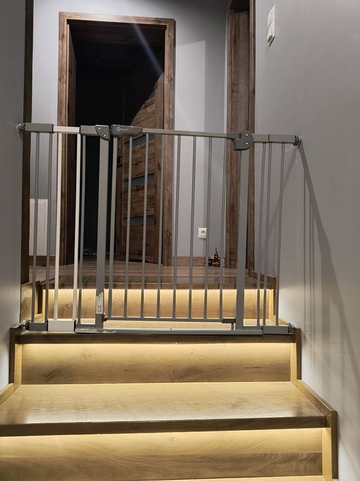 Bramka zabezpieczająca dla dzieci