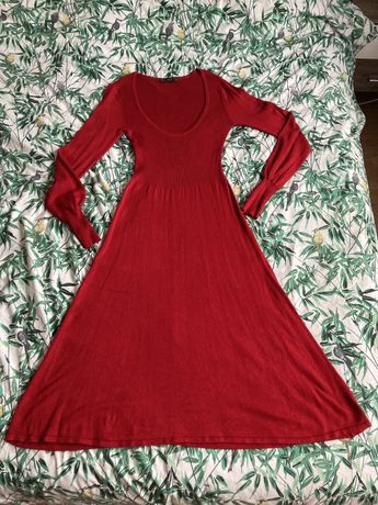 Śliczna czerwona sweterkowata sukienka marki Zara rozmiar M